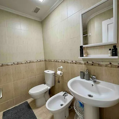 Modern 2-bedroom Apartamento *